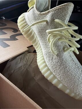 Yeezy Boost 350 V2 Butter! Size 6. Brand new!